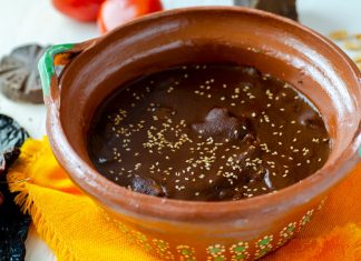 Mole Poblano para Celebrar las Fiestas Patrias