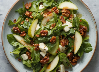 Nuez de castilla en una buena ensalada con Acelgas,  Pera y Queso